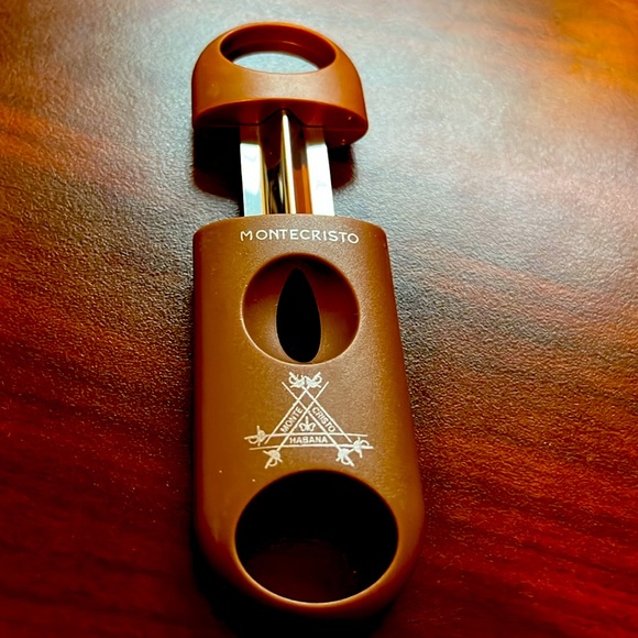 Montecristo Cutter Gift Set (cigar not included) - Picture 3 of 4